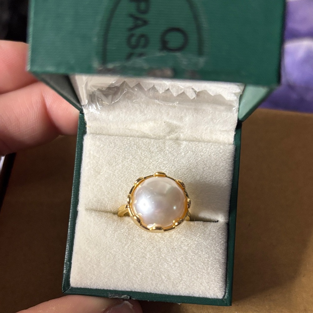 Elegant Gold Pearl Ring